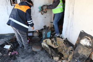 YANAN EVİ VİRANŞEHİR BEELDİYESİ TEMİZLEDİ