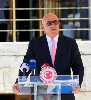 Zabıta Ekipleri seyyar satıcı ve kaldırım işgalini denetledi