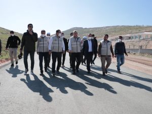 BAŞKAN BEYAZGÜL YOL ÇALIŞMALARINI YERİNDE İNCELEDİ