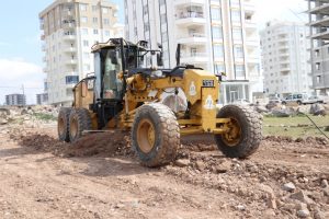 KARAKÖPRÜ’DE YOL SEFERBERLİĞİ DEVAM EDİYOR