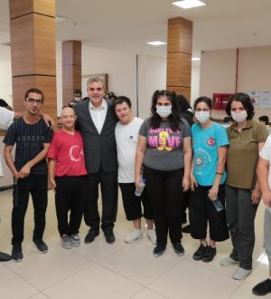 “HİZMET ENGEL TANIMAZ” SLOGANIYLA YÜZLER GÜLÜYOR