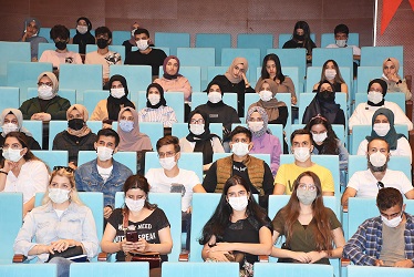  Harran Üniversitesi, Üniversiteyi Yeni Kazanan Öğrencilerine Yol Gösteriyor