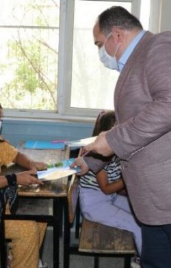 BAŞKAN EKİNCİ, EĞİTİM ÖĞRETİMİN İLK GÜNÜ ÖĞRENCİLERİ YALNIZ BIRAKMADI