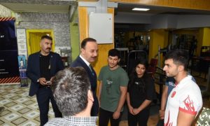 Vali Erin, Bilek Güreşi Şampiyonlarını Ziyaret Etti