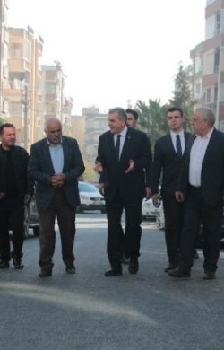 BAŞKAN BEYAZGÜL, ESNAFLA BİR ARAYA GELİP YOL ÇALIŞMASINI İNCELEDİ