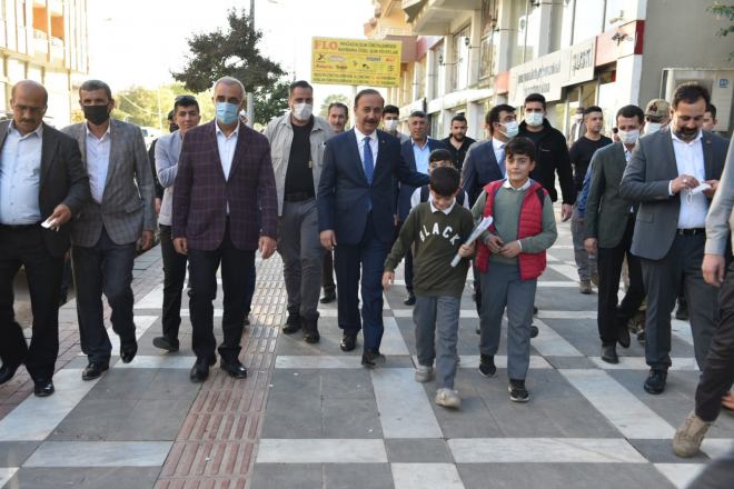 Vali Erin Hilvan’da Gençlerle Buluştu