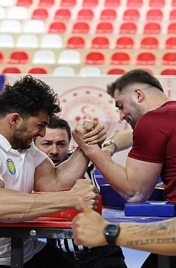 Urfa’da Bilek Güreşi Türkiye Şampiyonasında Büyük Başarı