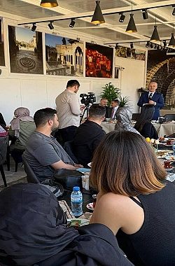 YÖK Başkanı Özvar, Öğrencilerle Kahvaltıda Bir Araya Geldi