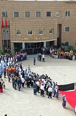 Mahalleler Arası Halk Oyunları Yarışması Başladı