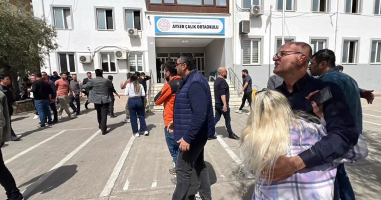  Kahramanmaraş’ta ortaokula silahlı saldırı