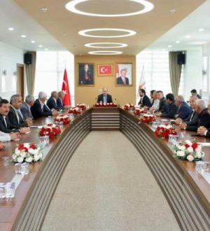 Başkan Gülpınar, Suruçlu muhtarların taleplerini dinledi