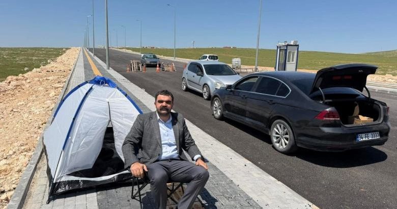  Bozova’da TOKİ krizi: CHP İlçe Başkanı Gül oturma eylemi başlattı