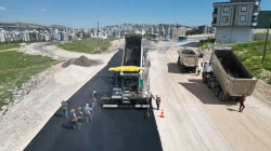 Balıkayağı ile Azerbaycan Bulvarı yolu sıcak asfaltla buluşuyor