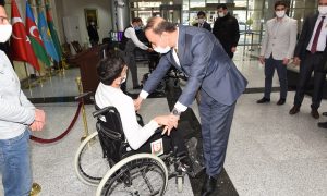 Vali Erin, Engelli Bir Gencin Daha Yüzünü Güldürdü