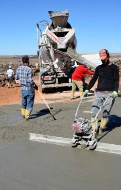 Toplum Refahı projesiyle beton yol çalışmaları sürüyor