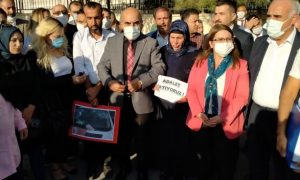 CHP Genel Başkan Yardımcısı Karaca ve CHP Heyeti’nden Şenyaşar, Ailesine Ziyaret