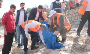 BİN İKİ YÜZ GÖNÜLLÜ GENÇ FIRAT HAVZASINDA İKLİM DEĞİŞİKLİĞİNE DİKKAT ÇEKTİ