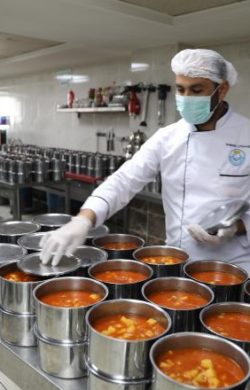 İHTİYACI OLAN HER EVE SICAK YEMEK