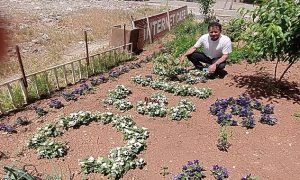 Çiçeklerle Yeşil Mesaj: Nuri Yeşilçayır’dan Anlamlı Çalışma