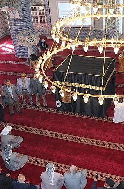 Hacı Adayları Kâbe Maketi Etrafında Tavaf Heyecanı Yaşadı