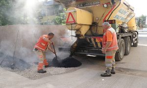 Haliliye Belediyesi’nden İmam Bakır Mahallesi’ne Sıcak Asfalt Çalışması