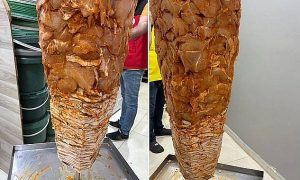 Karaköprü’de Mideleri Bulandıran Manzara: Dönerde Çiğ Tavuk Şoku