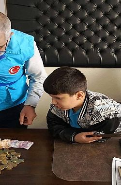 Miniklerden Yürek Isıtan Hareket