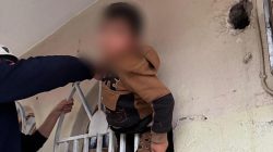 Şanlıurfa’da Korku Dolu Anlar: Demir Korkuluklara Sıkışan Çocuk İtfaiye Tarafından Kurtarıldı