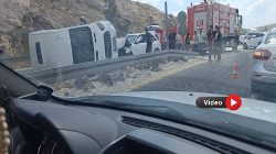 Şanlıurfa’da Servis Aracı ile Otomobil Çarpıştı: Yol Trafiğe Kapandı