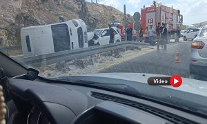 Şanlıurfa’da Servis Aracı ile Otomobil Çarpıştı: Yol Trafiğe Kapandı