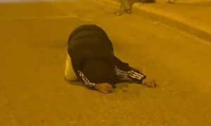 Şanlıurfa’da Uyuşturucu Madde Kullanan Genç Cadde Ortasında Krize Girdi