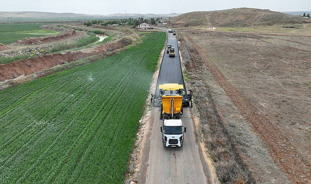  Suruç’ta Sıcak Asfalt Çalışmaları Tüm Hızıyla Devam Ediyor
