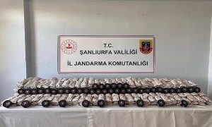 Urfa’da Kaçak Tütün ve Alkol Operasyonu: Çok Sayıda Kaçak Ürün Ele Geçirildi