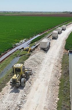 Büyükşehir, Karayolları Standartlarında Yol Yapıyor