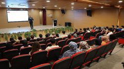 Haliliye’de Sınav Öncesi Motivasyon Semineri Düzenledi