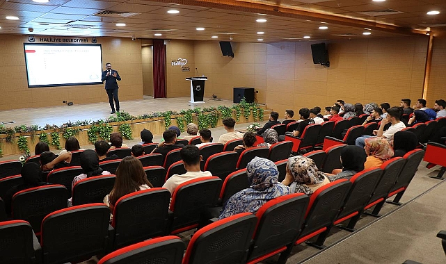  Haliliye’de Sınav Öncesi Motivasyon Semineri Düzenledi