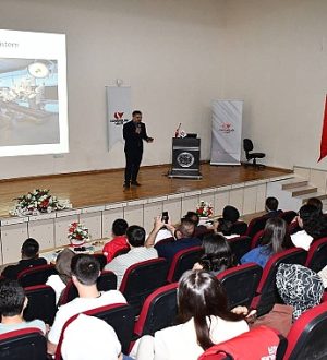 Harran Üniversitesi’nde Robotik Cerrahi ve Yenilikçi Yaklaşımlar Ele Alındı
