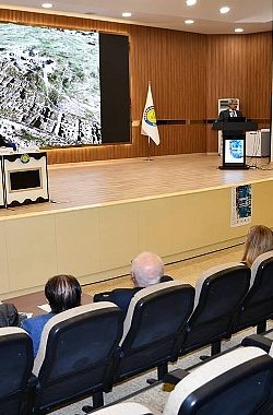 HRÜ’de “İnsanlık Tarihi, Astronomi ve Bilim” Sempozyumu Başladı