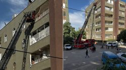 Şanlıurfa’da Evde Mahsur Kalan Küçük Çocukları Polis ve İtfaiye Kurtardı