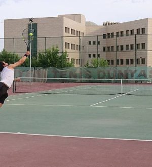 Şanlıurfa’da Gençlik Haftası Tenis Turnuvası Başladı