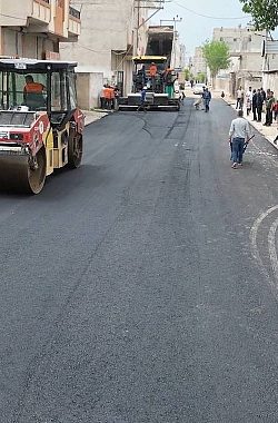 Suruç’ta Remil Yolu Sıcak Asfaltla Yenilendi