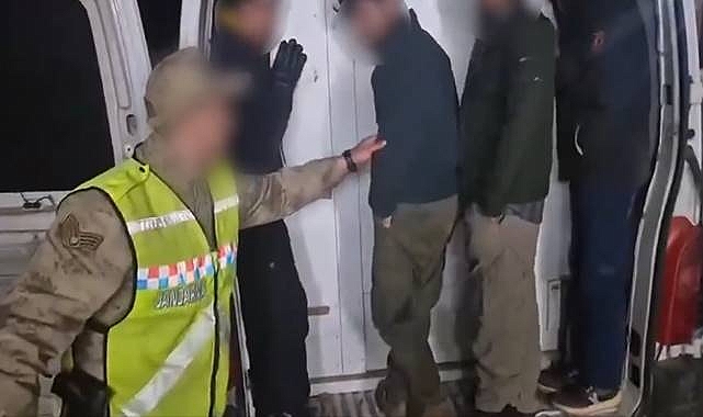  Türkiye Genelinde Eş Zamanlı Operasyon: 547 Göçmen Yakalandı