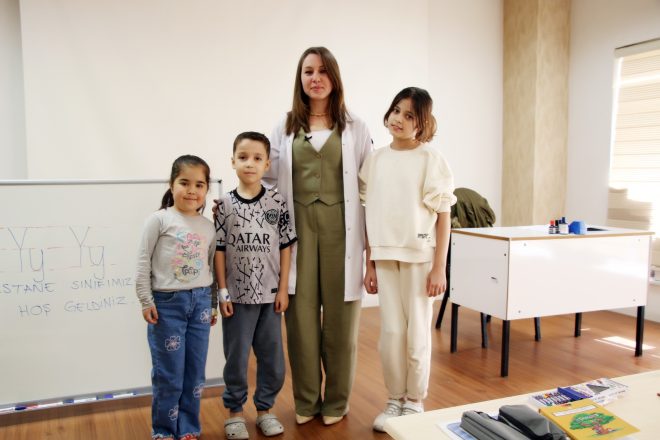 Şanlıurfa Eğitim ve Araştırma Hastanesi’nde Hastane Sınıfı Uygulaması Çocukların Eğitim Sürekliliğini Sağlıyor