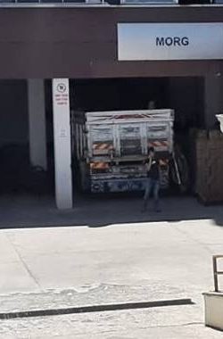 Balkondan Düşen 92 Yaşındaki Adam Hayatını Kaybetti