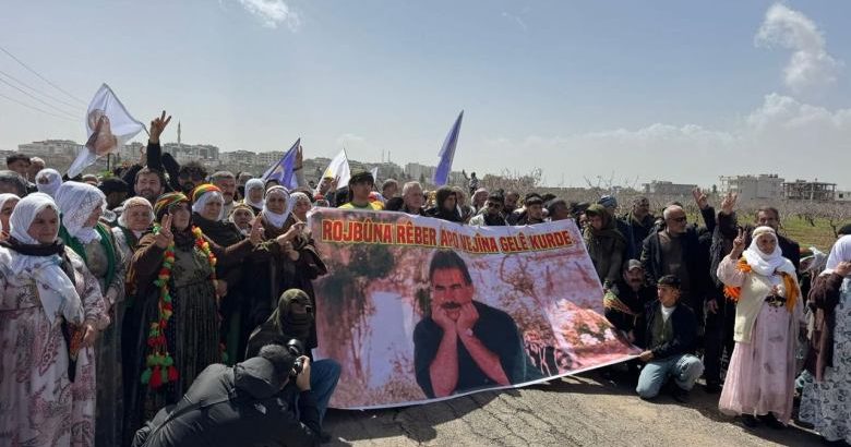  Binlerce kişi yine Öcalan’ın köyüne akın etti