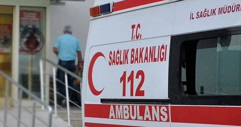  Şanlıurfa’da iki otomobil çarpıştı: Sürücü yaralandı