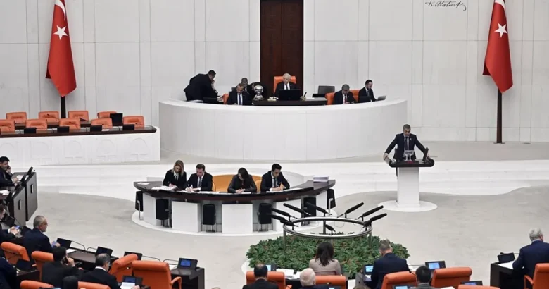  Doğum izniyle ilgili yasa meclisten geçti