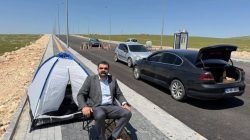 Bozova’da TOKİ krizi: CHP İlçe Başkanı Gül oturma eylemi başlattı