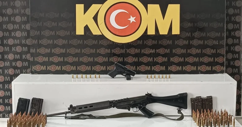  Şanlıurfa’da kaçak silah operasyonunda cephanelik ortaya çıktı