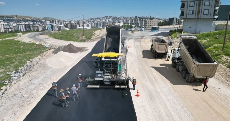  Balıkayağı ile Azerbaycan Bulvarı yolu sıcak asfaltla buluşuyor